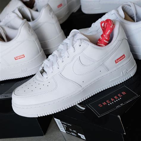 air force 1 low supreme white.